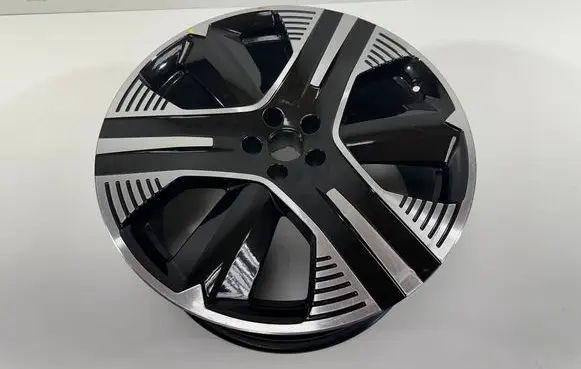 Maserati Grecale R21 alloy rim