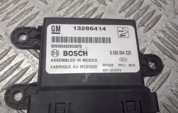 Opel Zafira B Parking PDC control unit/module 13286414