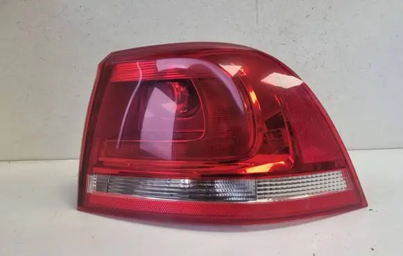 Volkswagen Touareg II Rear/tail lights 89090227