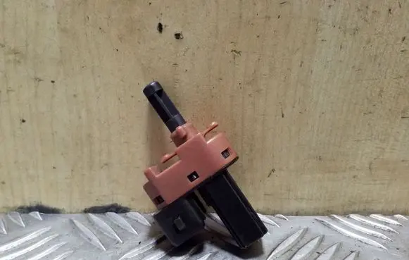 Clutch pedal sensor