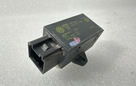 Volkswagen Touareg I Seat heating relay 7L0959772