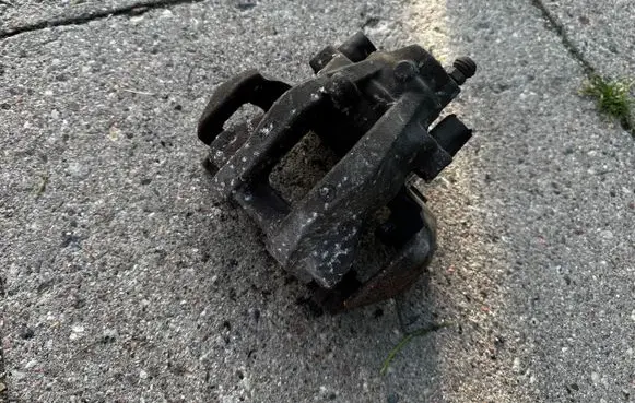 Mercedes-Benz E W212 Rear brake caliper 3220