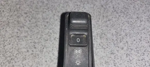 BMW 5 E34 Fog light switch 61318351236