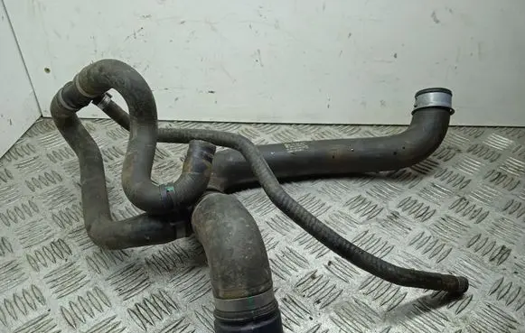 Mercedes-Benz GLE (W166 - C292) Engine coolant pipe/hose A1665000077