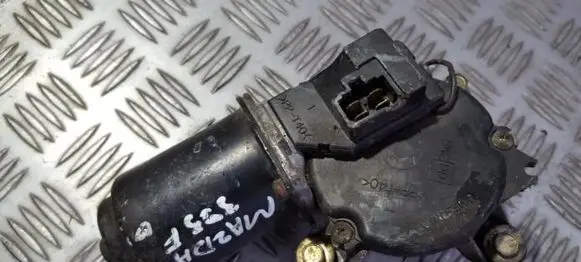 Mazda 323 F Wiper motor 99-T40