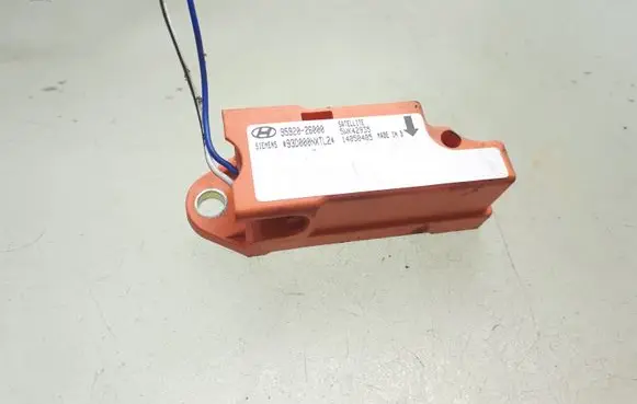 Hyundai Santa Fe Airbag deployment crash/impact sensor 9592026000 93D000NXTL2