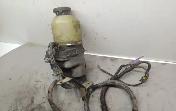 Opel Zafira A Power steering pump