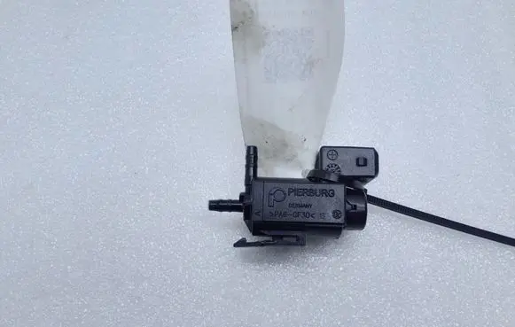 BMW X5 F15 Turbo solenoid valve 7810831