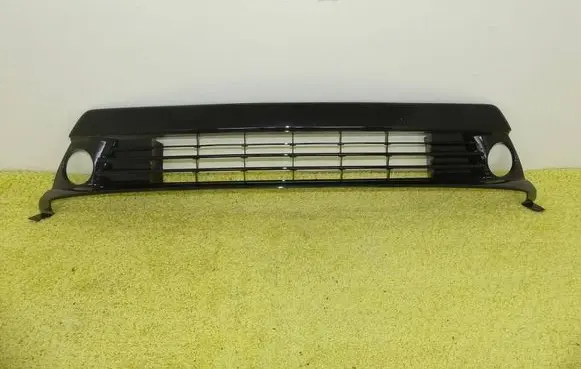 Toyota Prius c Front bumper lower grill 53102-47020