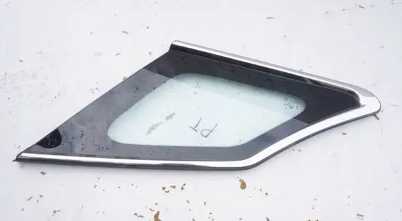 Hyundai i40 Front triangle window/glass 