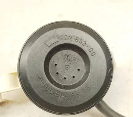 Mercedes-Benz E W124 Headlight level adjustment motor 0008006875 A0008006875