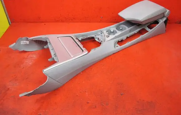 BMW 1 E81 E87 Center console 9110405