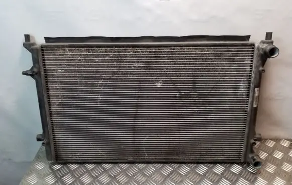 Audi A3 S3 8P Coolant radiator 1K0121251E