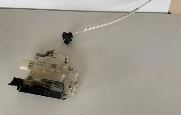Audi Q7 4L Front door lock 3C2837015A