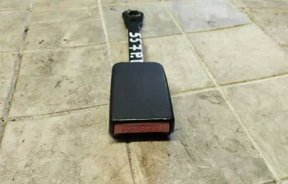 Peugeot 607 Front seatbelt buckle A6042889AC26