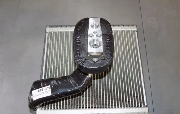 Volkswagen PASSAT B8 Air conditioning (A/C) radiator (interior) 5Q0816679B