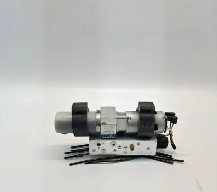 Mercedes-Benz SLK R172 Convertible roof hydraulic pump A1728000030