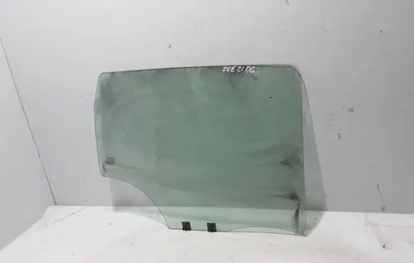 Renault Zoe Rear door window glass 823005037R