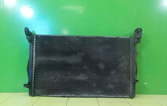 Mercedes-Benz Vito Viano W447 Coolant radiator A4475010201