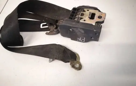 Volkswagen PASSAT B5.5 Front seatbelt 3B1857705D