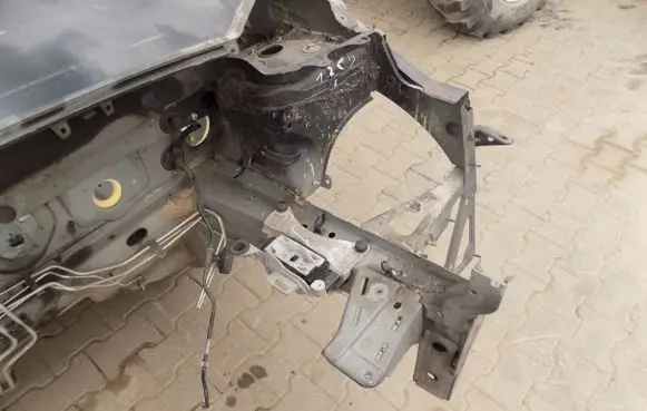 Renault Laguna III Front side member NV676