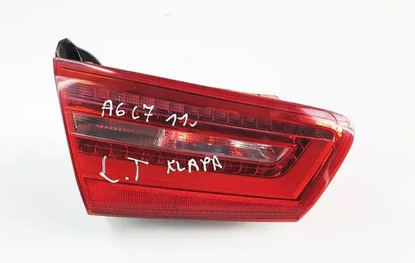 Tailgate rear/tail lights