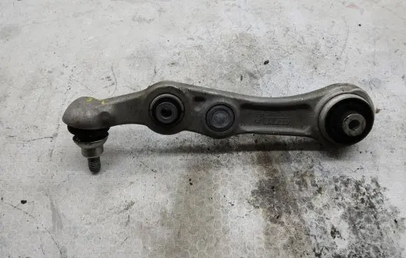 Mercedes-Benz C W205 Front lower control arm/wishbone A20513