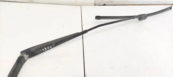 Volkswagen Golf V Front wiper blade arm 1Q1955410