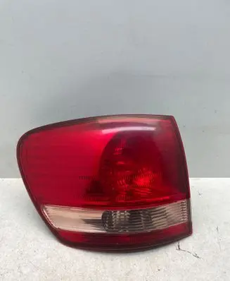 Toyota Avensis Verso Rear/tail lights 765201