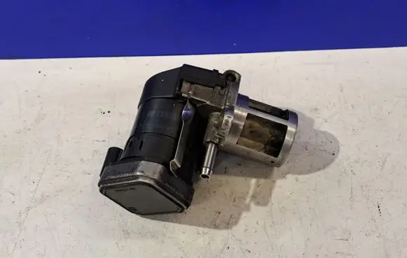 Mercedes-Benz R W251 EGR valve A6421400460 00005320C5