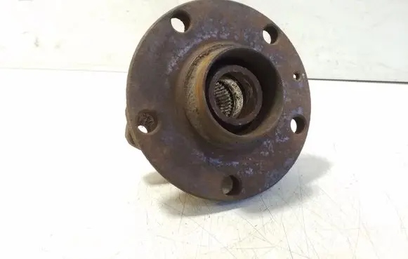 Front wheel hub