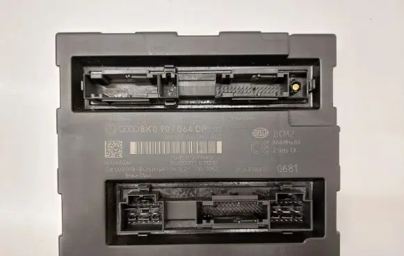 Audi A4 S4 B8 8K Comfort/convenience module 8K0907064DP