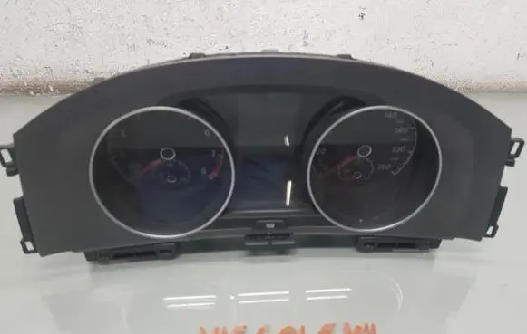Volkswagen Golf VII Speedometer (instrument cluster) 5G0920870