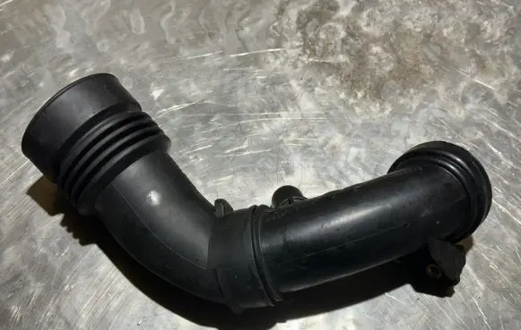 Citroen DS4 Turbo air intake inlet pipe/hose 9683725080