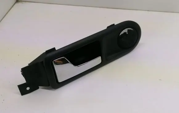 Volkswagen PASSAT B5 Front door interior handle 3B0839113