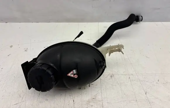 Mercedes-Benz E AMG W212 Coolant expansion tank/reservoir