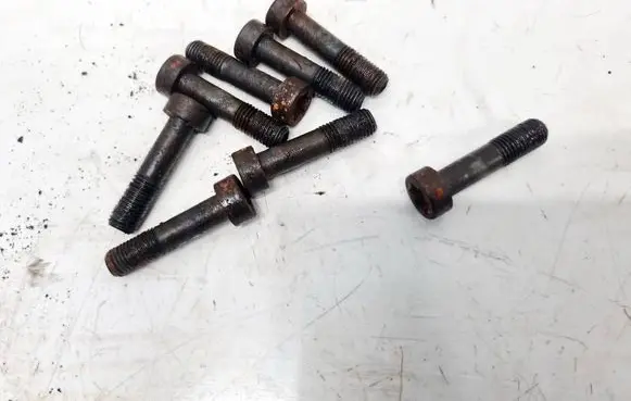 Toyota Avensis T250 Nuts/bolts 