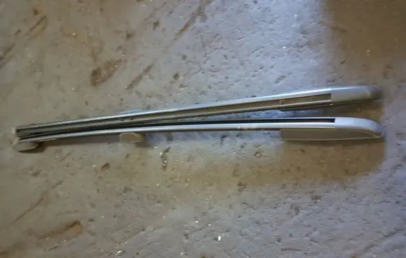 KIA Sorento Roof bar rail