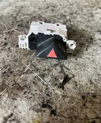 Ford Focus Hazard light switch 2M5T13A350AA