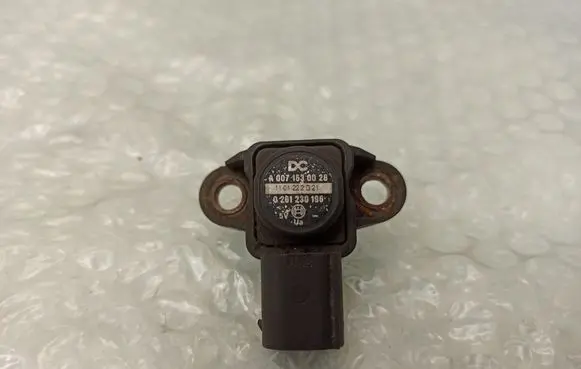 Mercedes-Benz Sprinter W906 Air pressure sensor A0071530028