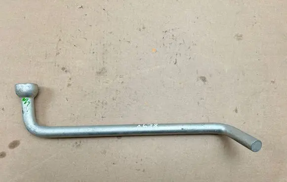 Iveco Daily 6th gen Wheel nut wrench 