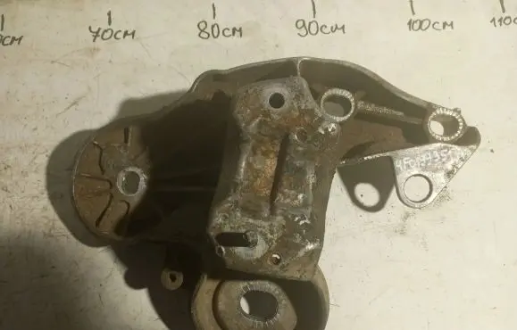 Audi A6 S6 C6 4F Engine mounting bracket 4F0199351H