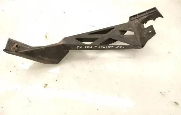 Chrysler Town & Country V Front bumper mounting bracket PP0230HAB