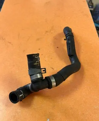 Volkswagen Touran II Engine coolant pipe/hose 1K0122058P 4125986