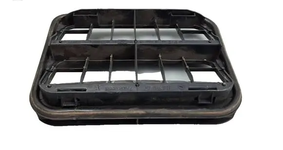 Renault Talisman Quarter panel pressure vent 7700838358