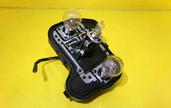 Volkswagen Golf V Tail light bulb cover holder 1K6945258
