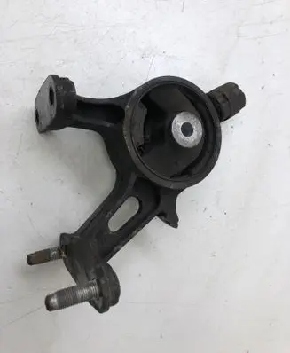 Toyota Avensis T270 Engine mount bracket