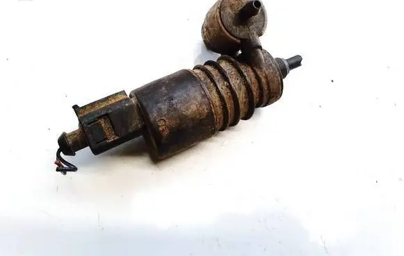 Volkswagen Touran I Windscreen/windshield washer pump 1j0973722