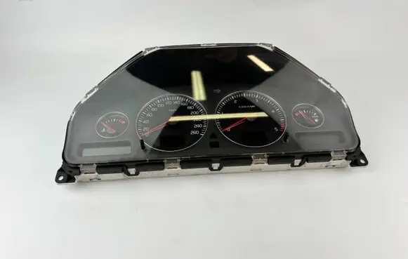 Volvo V70 Speedometer (instrument cluster) 30746102 8673802 8602885