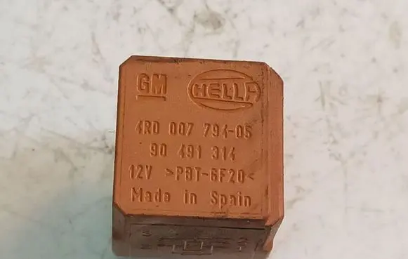 Opel Astra H Other relay 4RD00779405